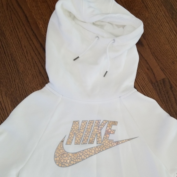 Nike White Hooded with pockets Logo Sweatshirt. - Picture 2 of 8